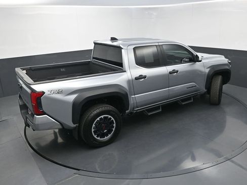 Used 2024 Toyota Tacoma TRD Off-Road AWD/4WD image 32