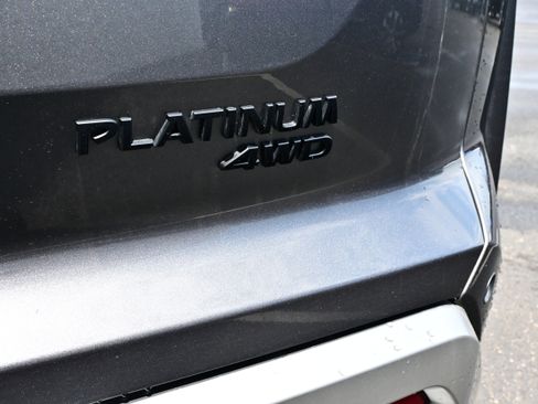 Certified 2025 Nissan Pathfinder Platinum w/ Black Appearance Package AWD/4WD image 9