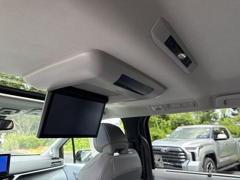 New 2025 Toyota Sienna XLE image 29
