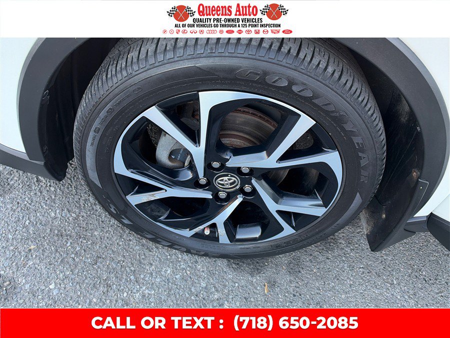 Used 2018 Toyota C-HR XLE FWD image 30
