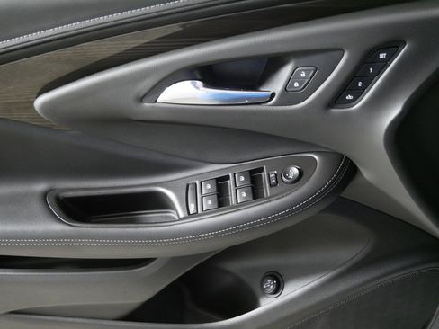 Used 2019 Buick Envision Essence w/ LPO, Active Package image 19