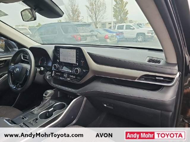 Used 2020 Toyota Highlander L FWD image 19