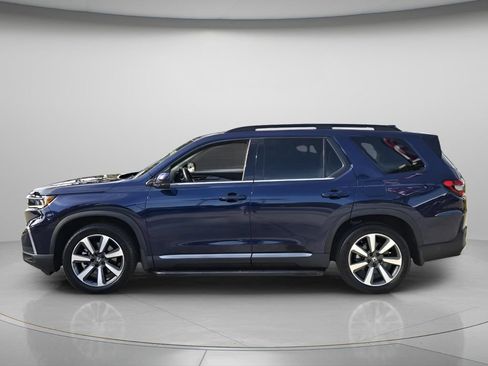 Used 2024 Honda Pilot Touring image 4