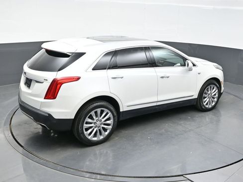 Used 2017 Cadillac XT5 Platinum w/ Driver Assist Package AWD/4WD image 32