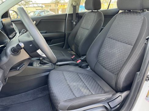 Used 2022 Kia Rio LX image 11
