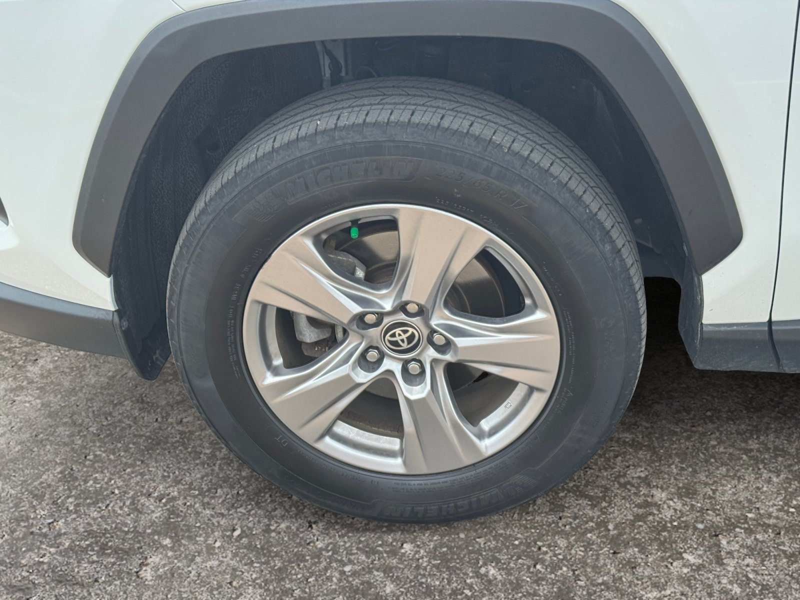 Used 2024 Toyota RAV4 XLE FWD image 14