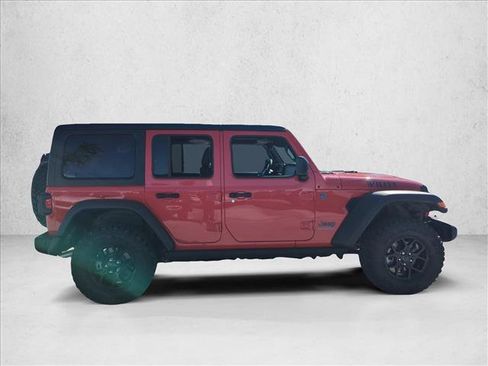 Used 2025 Jeep Wrangler Willys image 4