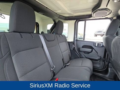 Used 2022 Jeep Wrangler Unlimited Sport image 15