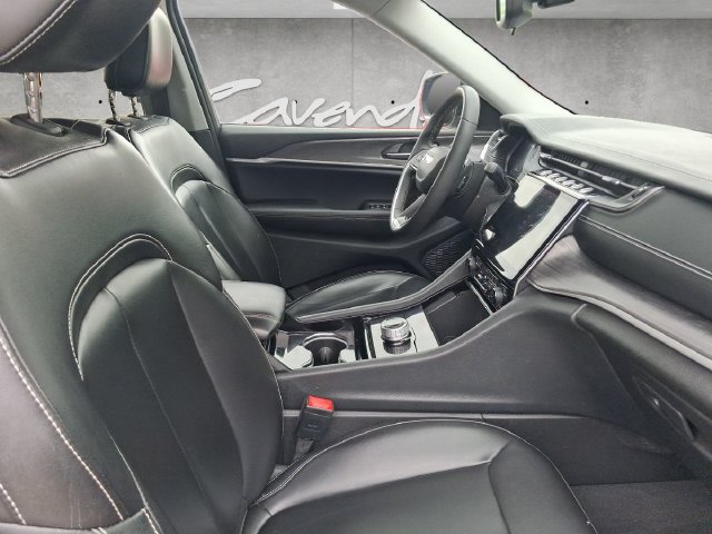 Used 2023 Jeep Grand Cherokee L Limited RWD image 30