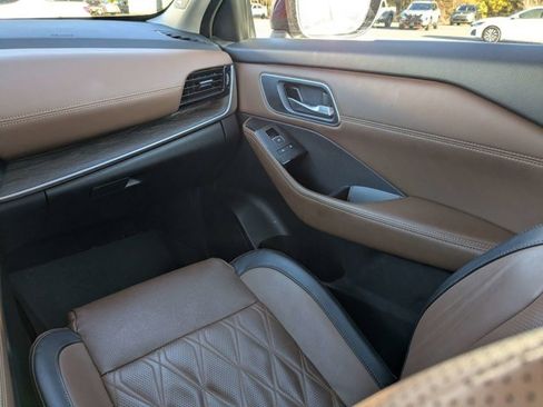 Certified 2024 Nissan Rogue Platinum w/ Platinum Premium Package image 19