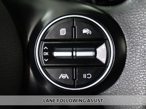 Certified 2025 Kia Soul LX FWD image 3