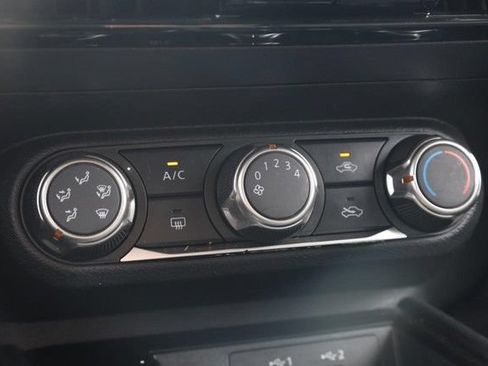 Certified 2025 Nissan Kicks SV AWD/4WD image 14