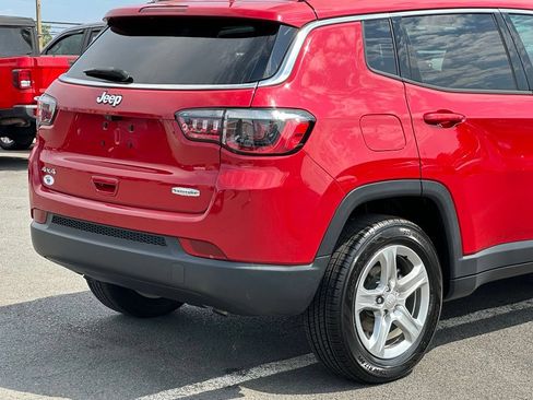 Used 2023 Jeep Compass Latitude w/ Convenience Group AWD/4WD image 39