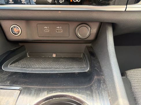 Used 2022 Nissan Rogue SV FWD image 38