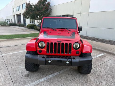 Used 2016 Jeep Wrangler Sahara w/ Connectivity Group AWD/4WD image 3
