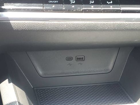 Used 2025 Chevrolet Equinox LT w/ Midnight Edition AWD/4WD image 30
