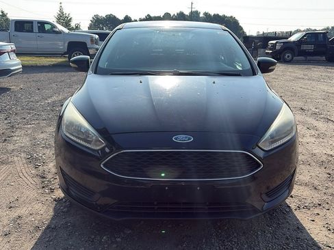 Used 2017 Ford Focus SE FWD image 10