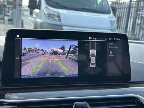 Used 2022 BMW 530i xDrive w/ M Sport Package image 27