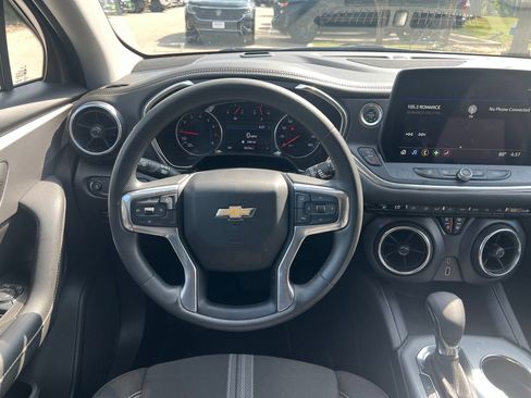 Used 2025 Chevrolet Blazer LT FWD image 13