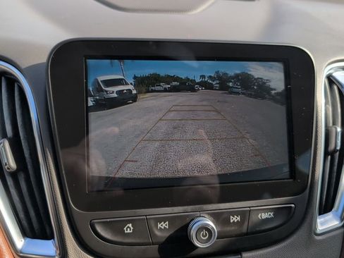 Used 2018 Chevrolet Malibu LT w/ Leather Package image 16