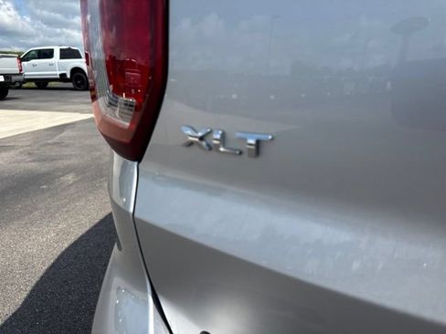 Used 2019 Ford Explorer XLT w/ Equipment Group 202A AWD/4WD image 28