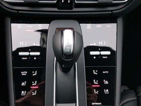 New 2026 Porsche Macan Turbo image 23