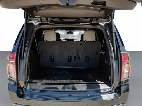 Used 2021 Chevrolet Suburban Z71 w/ Z71 Off-Road Package AWD/4WD image 59
