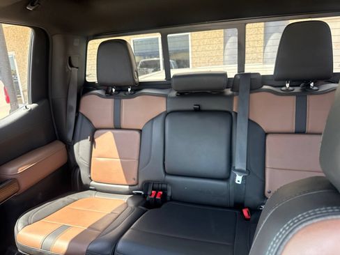 Used 2022 Chevrolet Silverado 1500 High Country w/ Technology Package AWD/4WD image 10