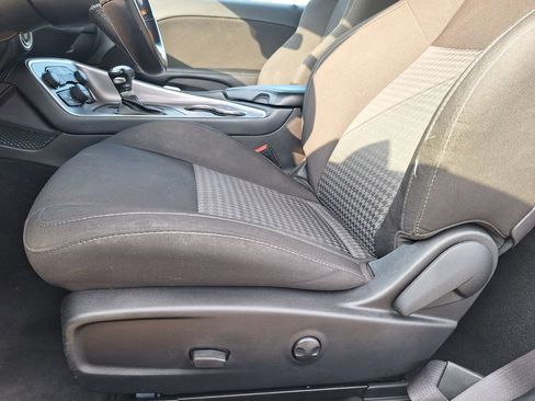 Used 2022 Dodge Challenger GT image 10