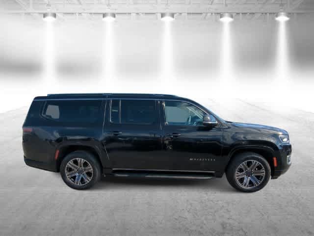 Certified 2024 Jeep Wagoneer L Series II w/ Flexible Seating Group AWD/4WD image 9