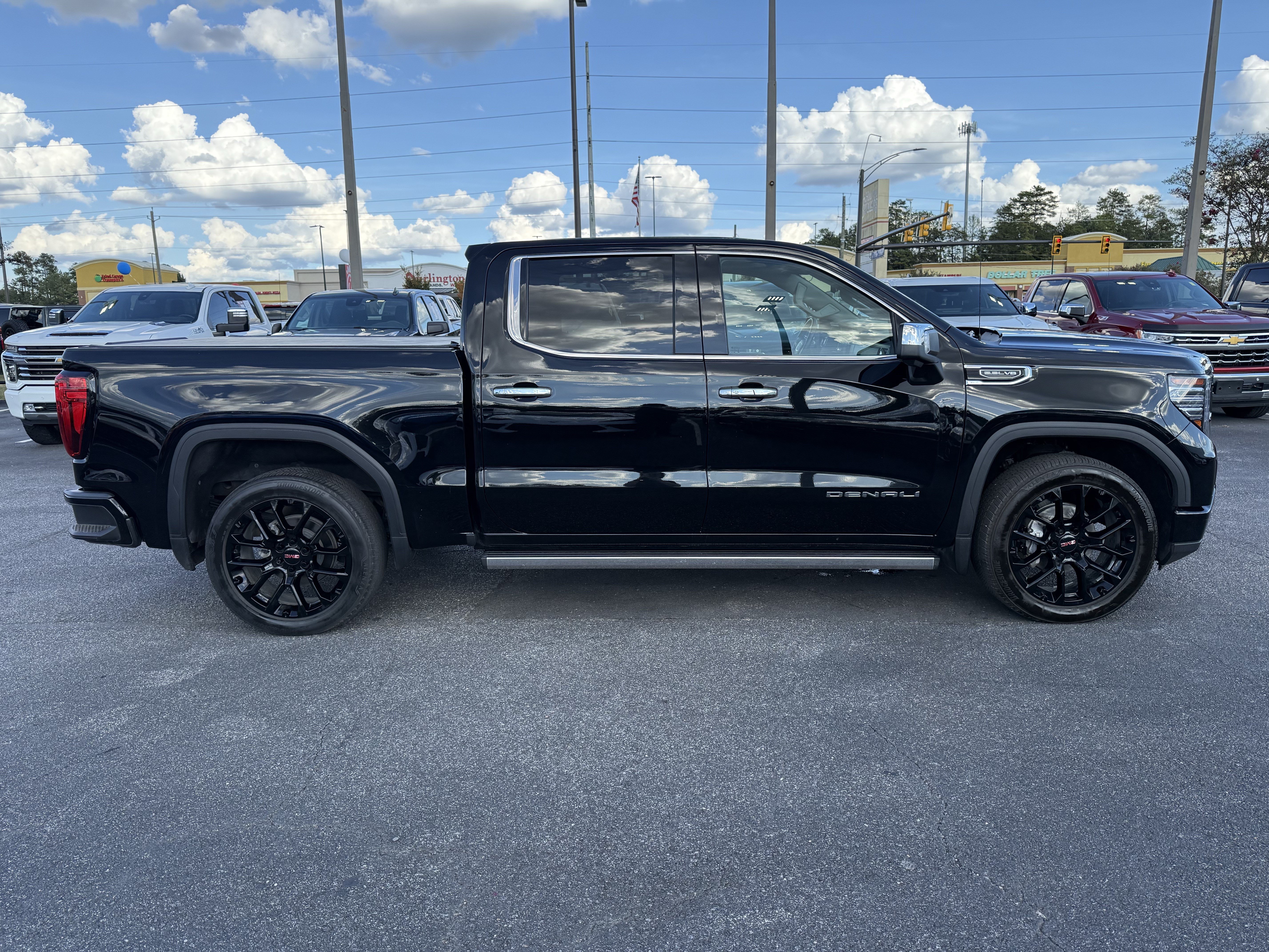 Used 2024 GMC Sierra 1500 Denali w/ Denali Reserve Package AWD/4WD image 11