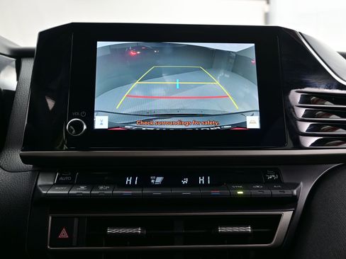 Used 2025 Toyota Camry LE image 17