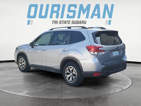 Used 2021 Subaru Forester Premium AWD/4WD image 4