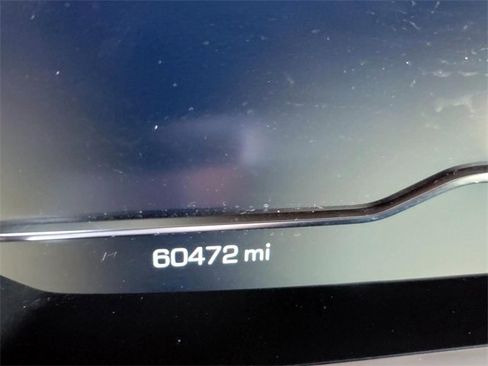 Used 2024 GMC Yukon SLT image 36