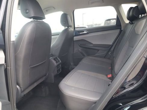 Used 2024 Volkswagen Taos SE FWD image 24
