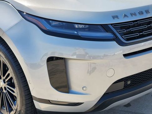 Used 2024 Land Rover Range Rover Evoque S image 8