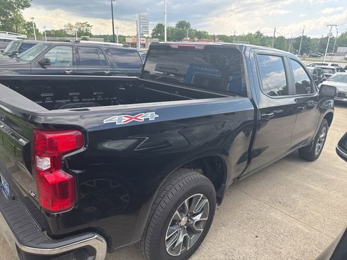 Used 2026 Chevrolet Silverado 1500 LT AWD/4WD image 3