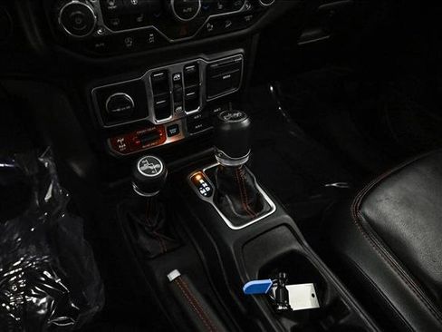 Used 2018 Jeep Wrangler Unlimited Rubicon image 12