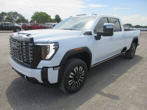 New 2026 GMC Sierra 3500 Denali Ultimate AWD/4WD image 10