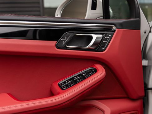 New 2026 Porsche Macan AWD/4WD image 22