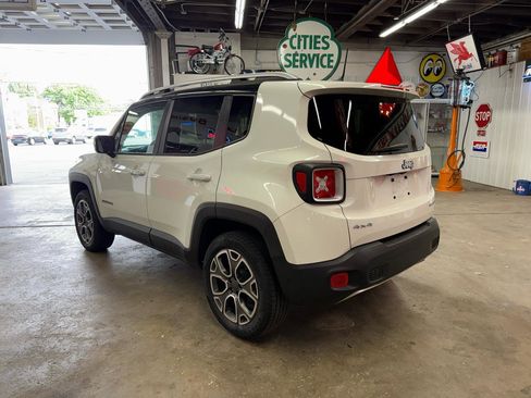 Used 2016 Jeep Renegade Limited AWD/4WD image 3