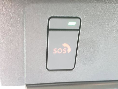 Used 2023 Nissan Rogue SV image 16