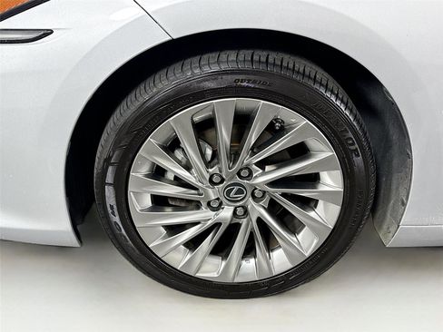 Used 2020 Lexus ES 350 Ultra Luxury w/ Accessory Package 2 FWD image 49