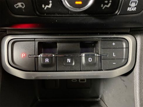 Certified 2023 GMC Acadia SLE w/ Driver Convenience Package image 19