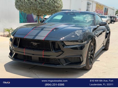 Used 2025 Ford Mustang GT RWD image 3
