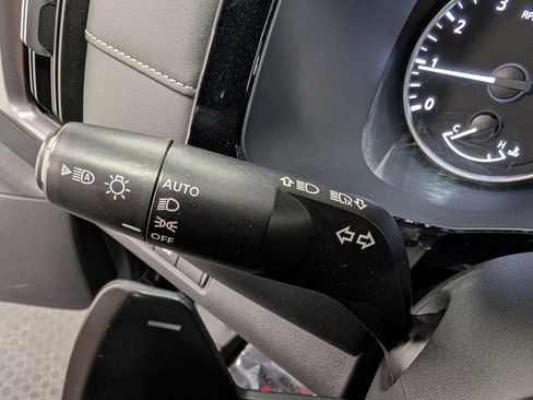Used 2023 Nissan Pathfinder SL AWD/4WD image 23