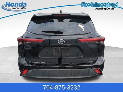 Used 2023 Toyota Highlander XLE image 7
