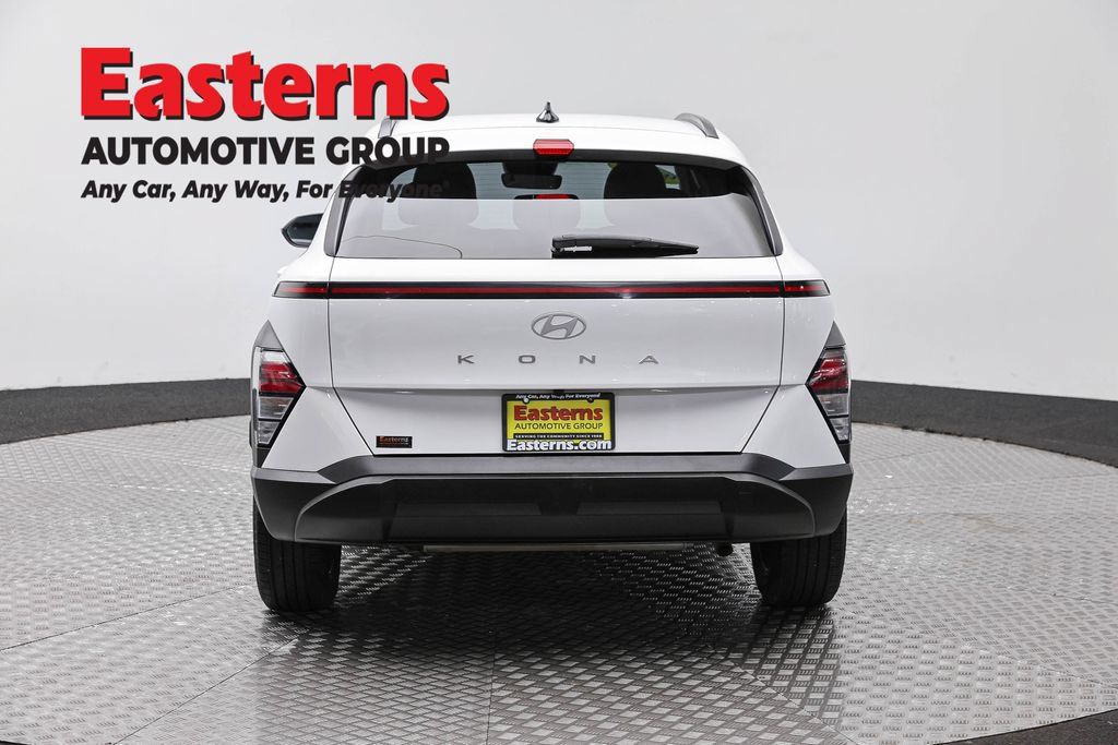 Used 2024 Hyundai Kona SEL FWD image 6