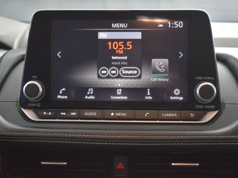 Used 2022 Nissan Rogue SV image 10