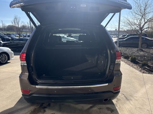 Used 2020 Jeep Grand Cherokee Limited w/ Luxury Group II image 31